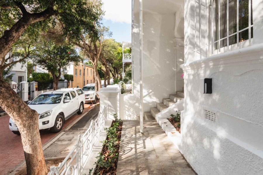 3 Bedroom Property for Sale in Oranjezicht Western Cape